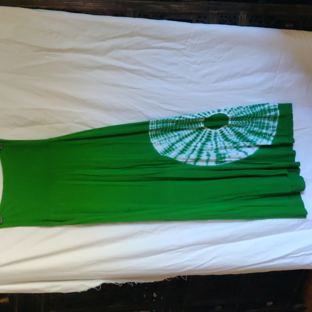 Long green dress skirt combo with the dye circle